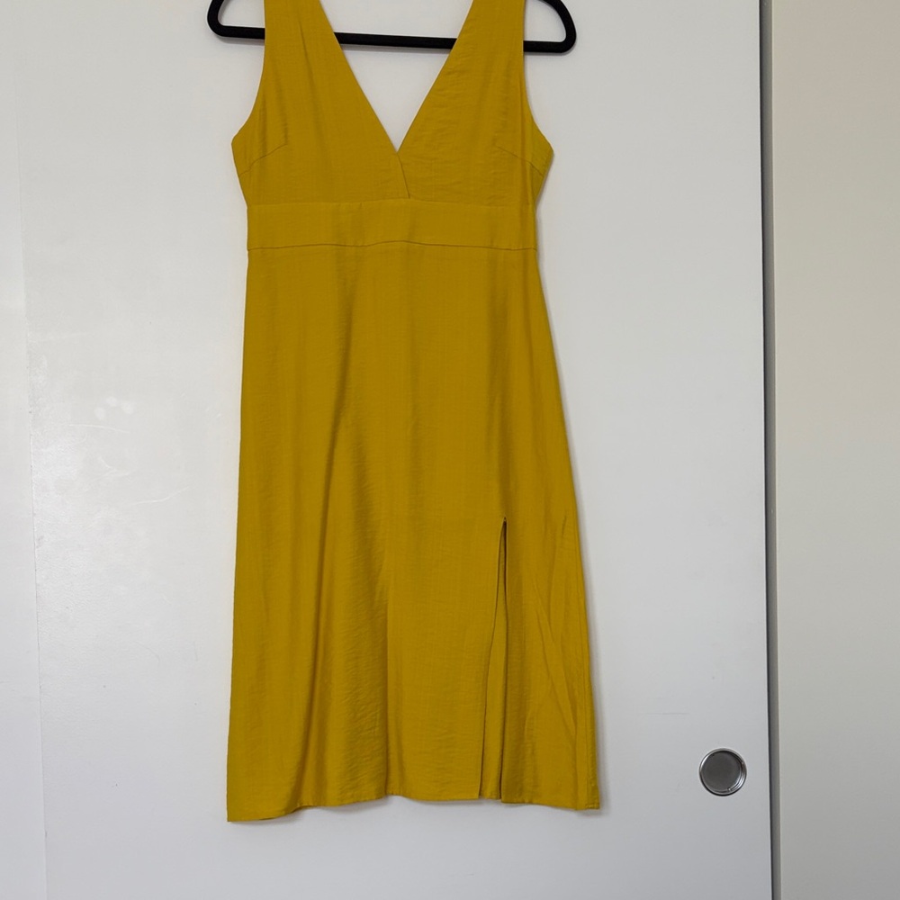 Line & Dot V-Neck Midi Dress in Mustard